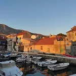 Appartement Aryjina Kuca, Studio With Terrace Offering Sea And Mountain Views