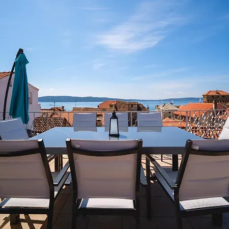 Aryjina Kuca, With Terrace Offering Sea And Mountain Views