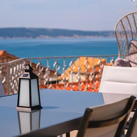 Holiday home Aryjina Kuca, Mountain & Seaview - Rooftop Terrace *
