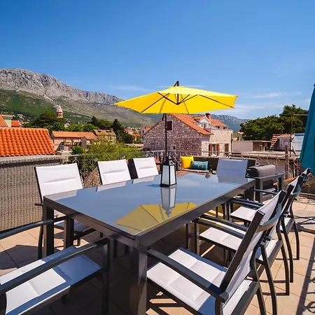 Aryjina Kuca, Mountain & Seaview - Rooftop Terrace * Kastela