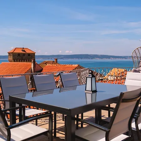펜션 Aryjina Kuca, Mountain & Seaview - Rooftop Terrace Kaštela