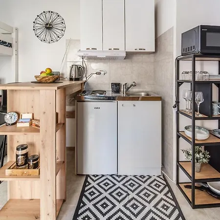 Apartamento Aryjina Kuca, With Terrace Offering Sea And Mountain Views *