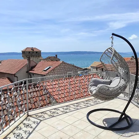 Aryjina Kuca, With Terrace Offering Sea And Mountain Views